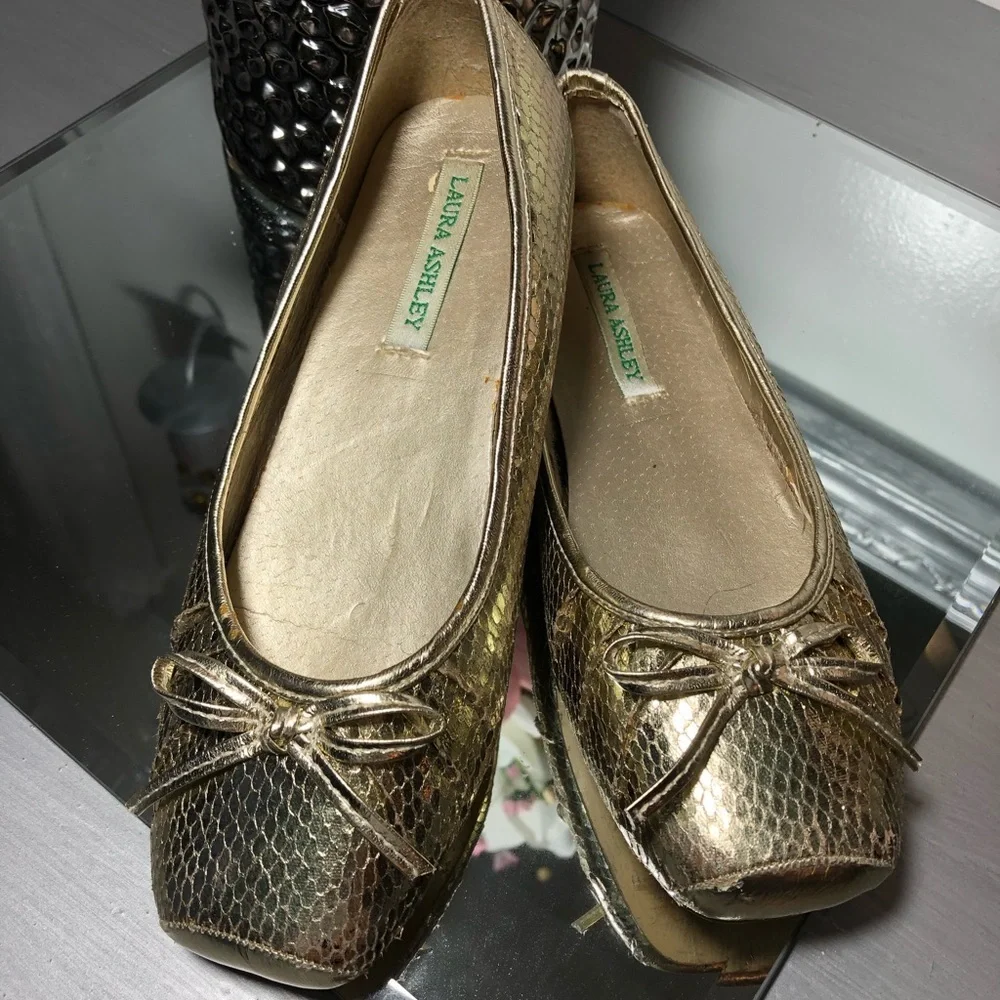 Laura Ashley Bow Girls' Ballet Flats.